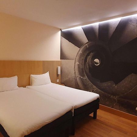Hotel Ibis Barcelona Centro Esterno foto