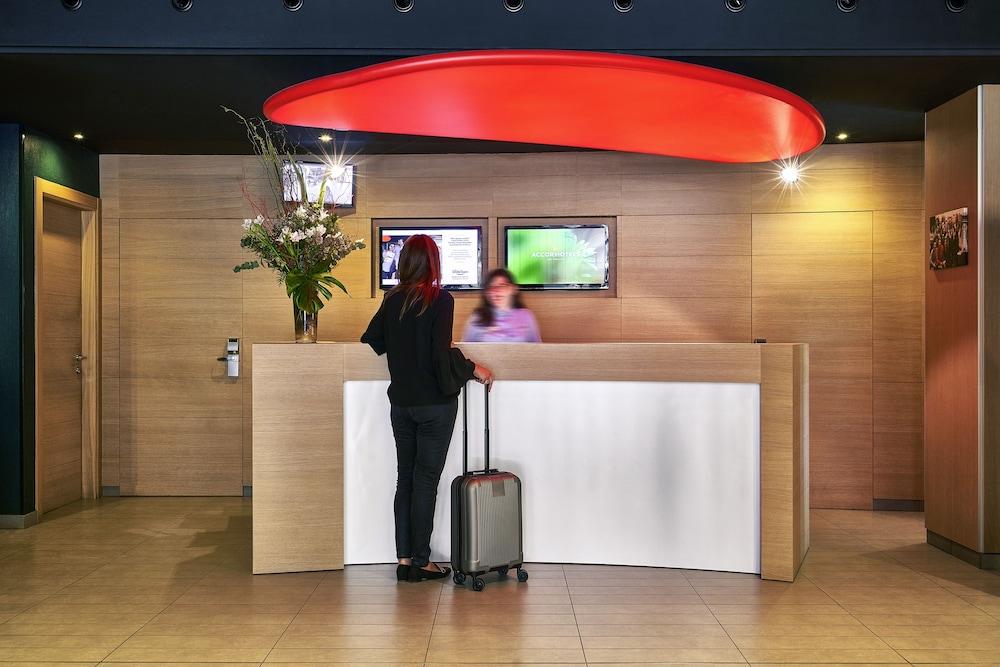 Hotel Ibis Barcelona Centro Esterno foto