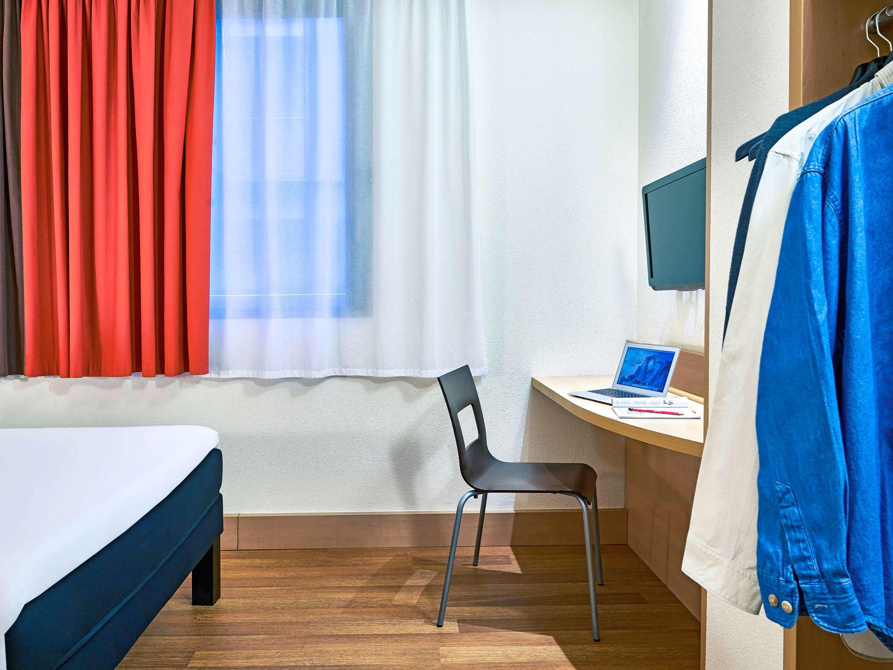 Hotel Ibis Barcelona Centro Esterno foto