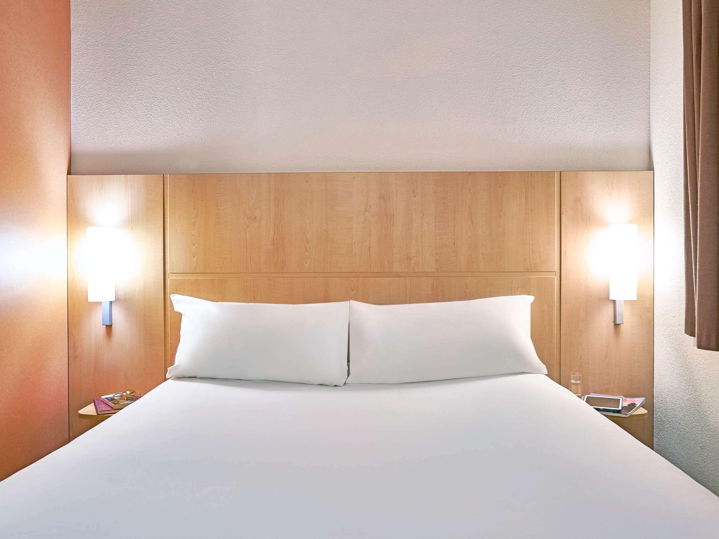 Hotel Ibis Barcelona Centro Esterno foto