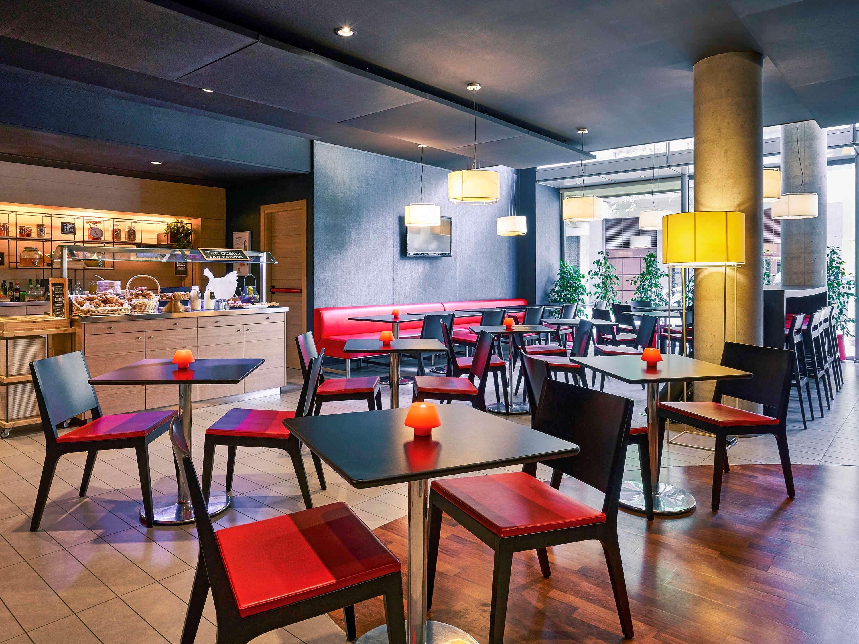 Hotel Ibis Barcelona Centro Esterno foto