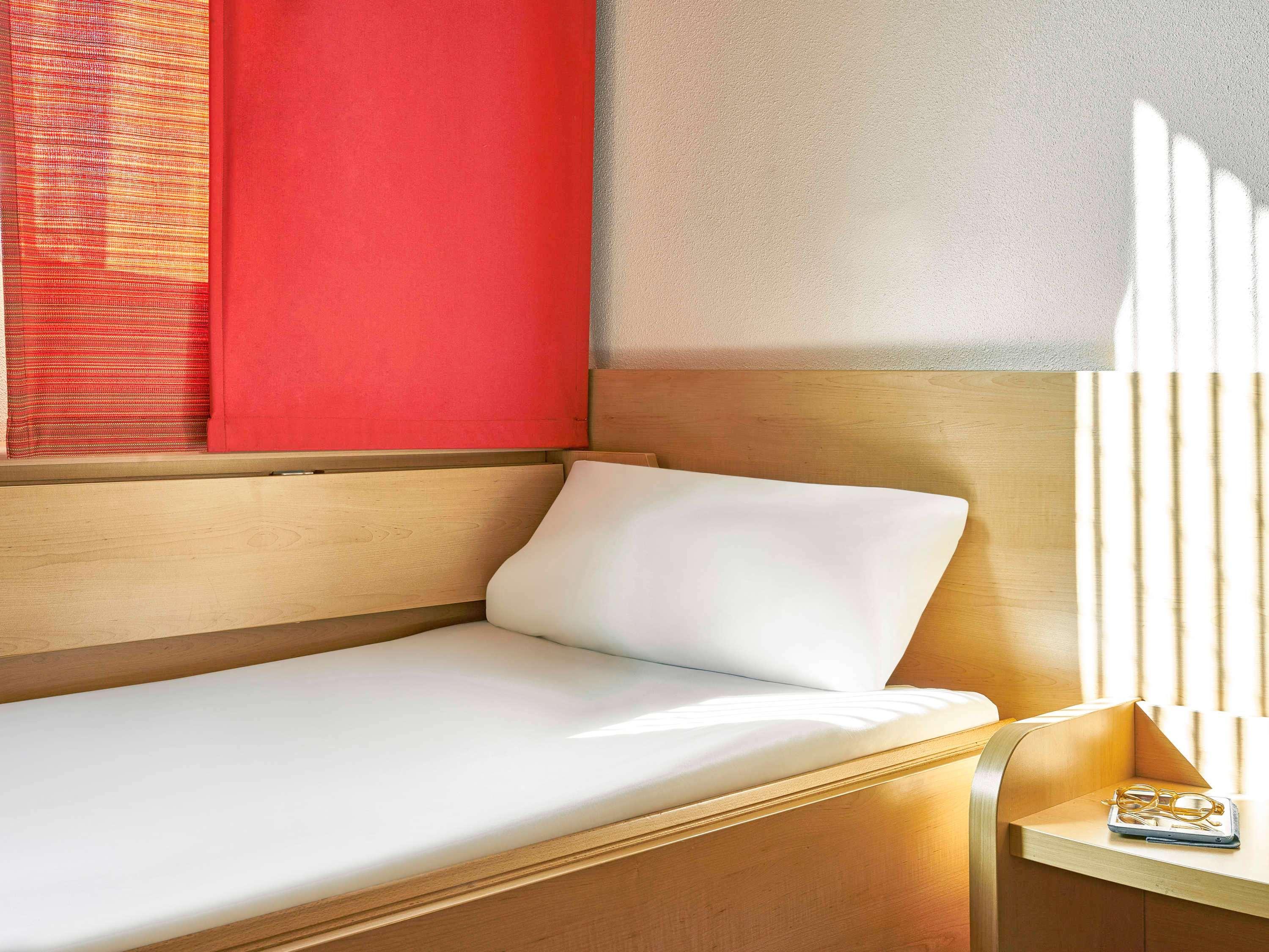 Hotel Ibis Barcelona Centro Esterno foto