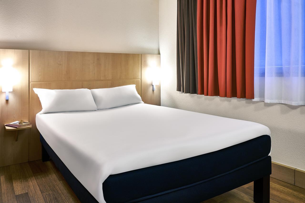 Hotel Ibis Barcelona Centro Esterno foto