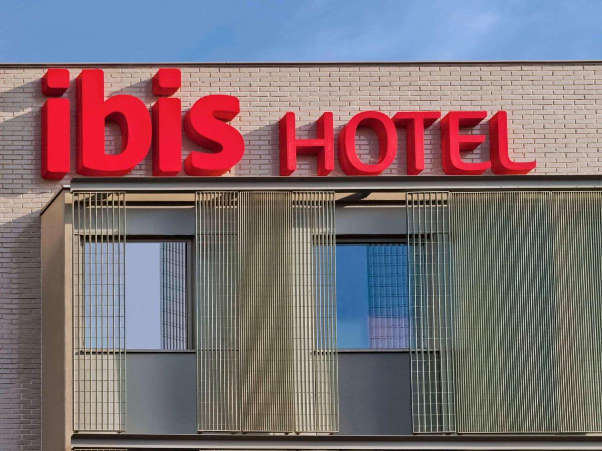 Hotel Ibis Barcelona Centro Esterno foto